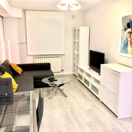 Ferienwohnung W W W Goyahospitales Es Bajo B León Exterior foto
